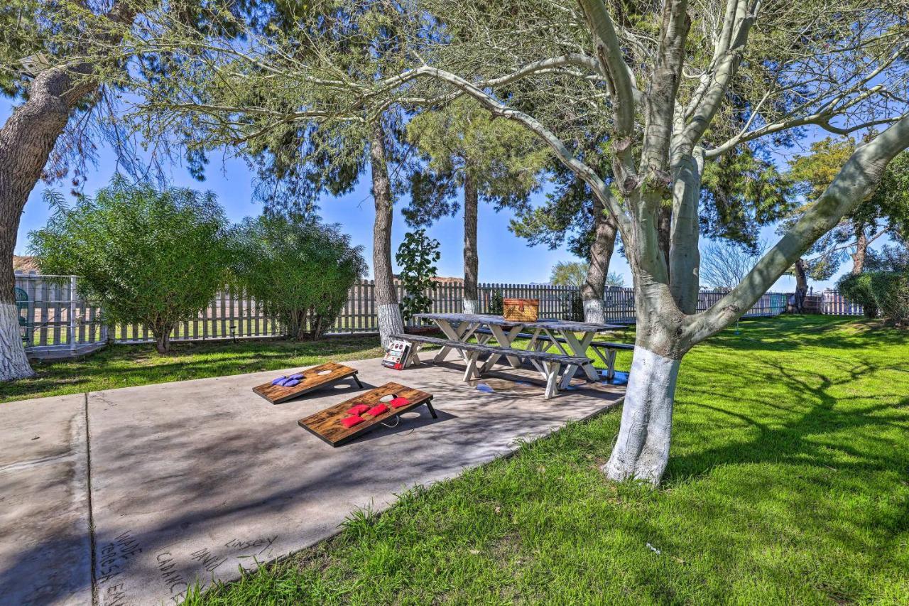 1-Acre Farmhouse - 2 Miles To Phoenix Raceway Goodyear Exterior foto